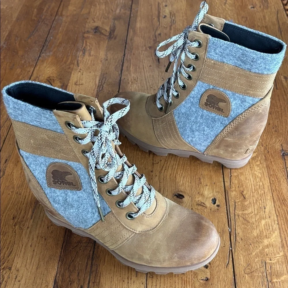 Sorel Women's Lexie Wedge Boots Women’s Camel Leather Gray Felt 3376-224 Size 9